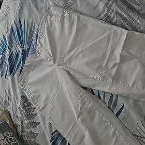 L.L Bean Favorite Fit- Petite Capris